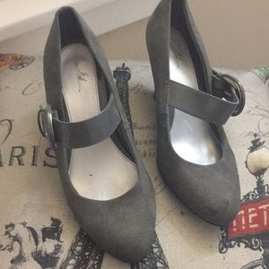 Gray shoes for any ocasión!
